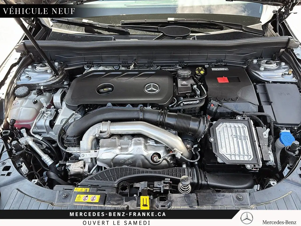 Mercedes-Benz GLB снимка Mercedes-Benz GLB