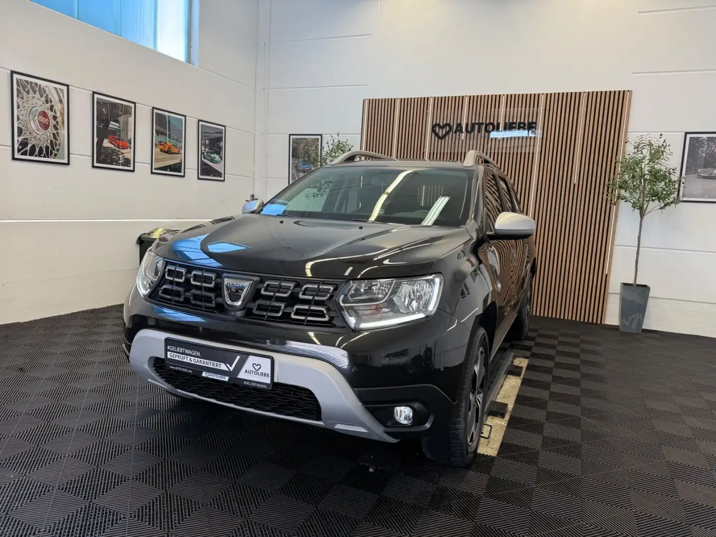 Dacia Duster 1.3 TCe Anniversary NAVI*360CAM*SHZ*PDC Schwarz - 2