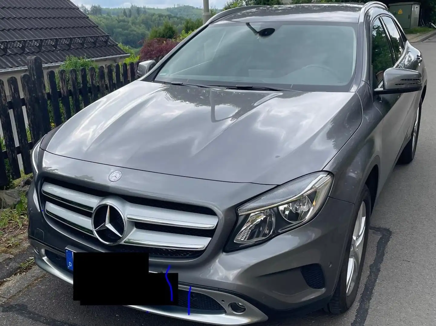 Mercedes-Benz GLA 250 4Matic 7G-DCT Grau - 2