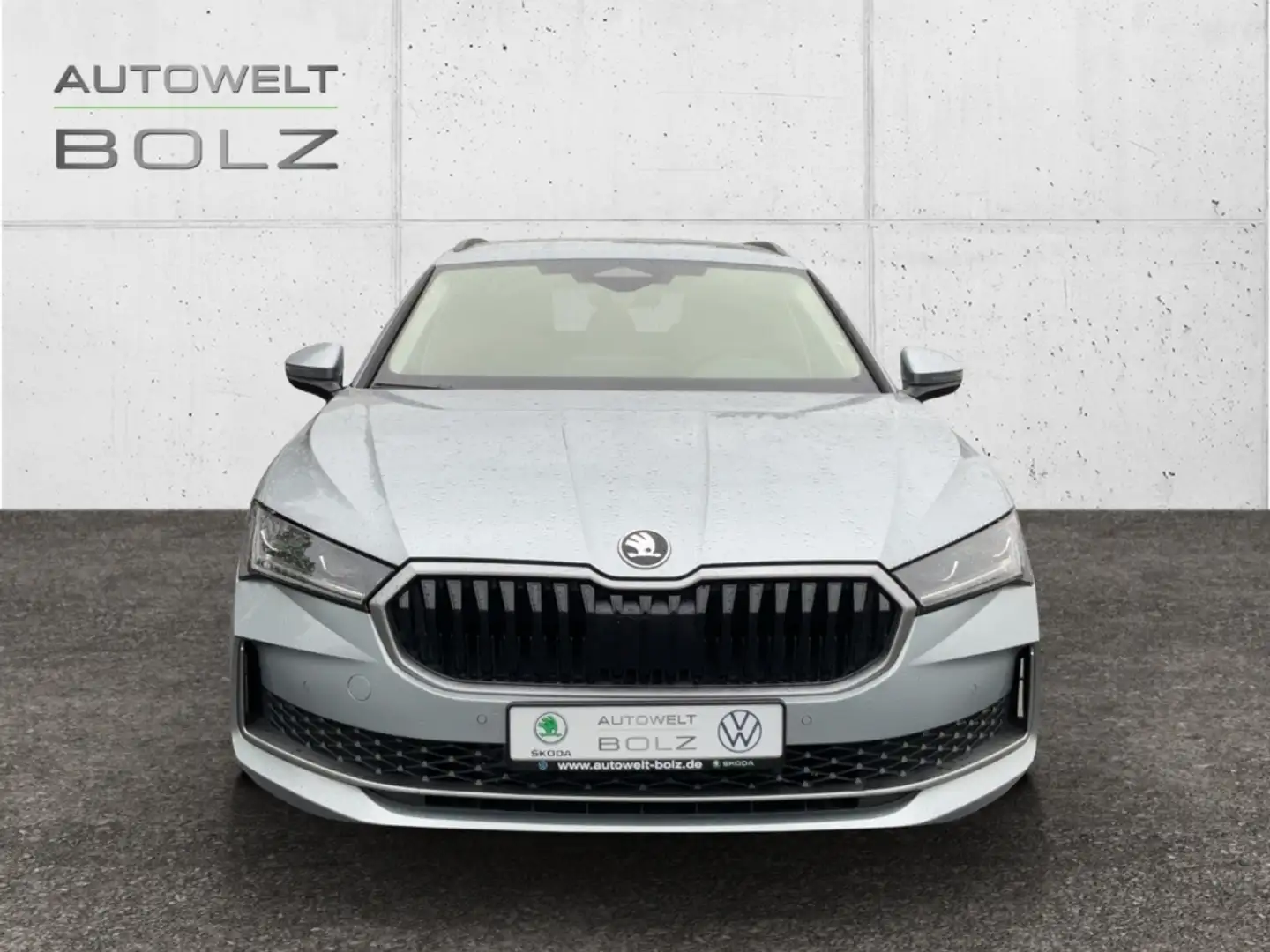 Skoda Superb Combi 1.5 TSI mHEV Selection Navi Kamera DigiCock Grau - 2