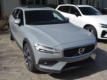 V60 Cross Country 2.0 B4 AWD Plus MILLESIME 2024