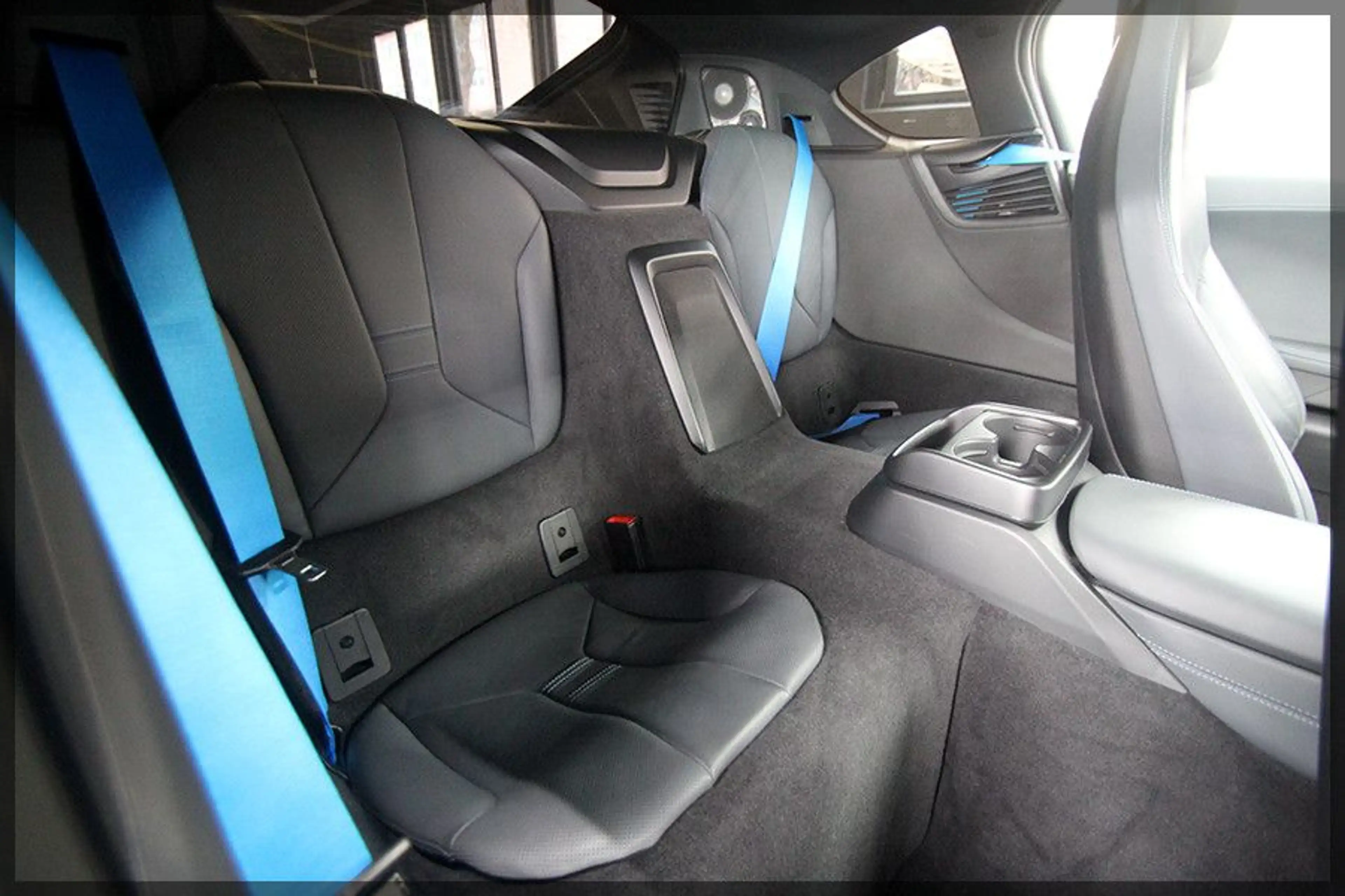 BMW i8 Coupé ALPINA / SCHNITZER / CAM / NAVI / MwSt — photo 15