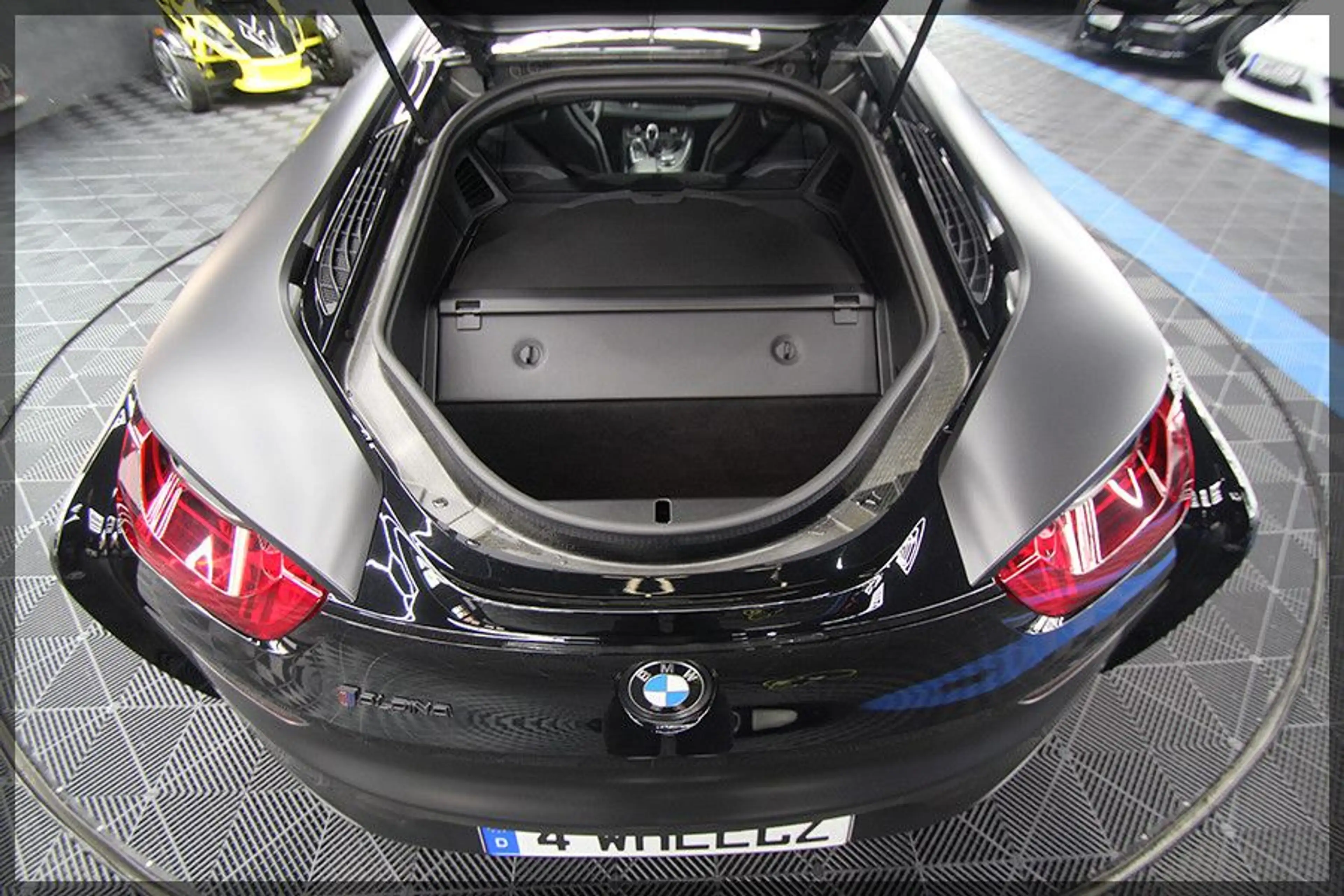 BMW i8 Coupé ALPINA / SCHNITZER / CAM / NAVI / MwSt — photo 12