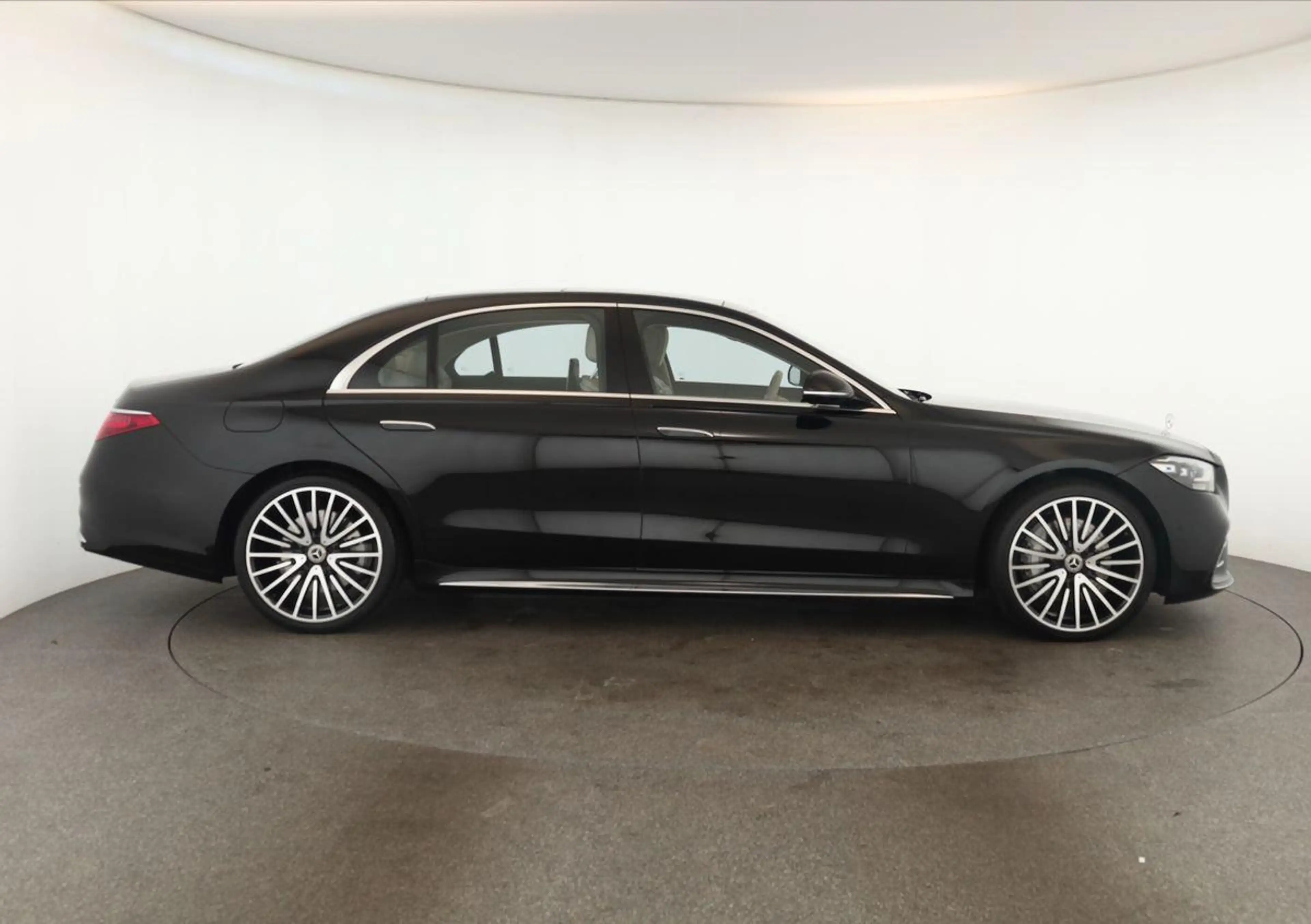 Mercedes-Benz S 580 lang AMG DIGITAL Pano HUD HighEndFond 21" — photo 4