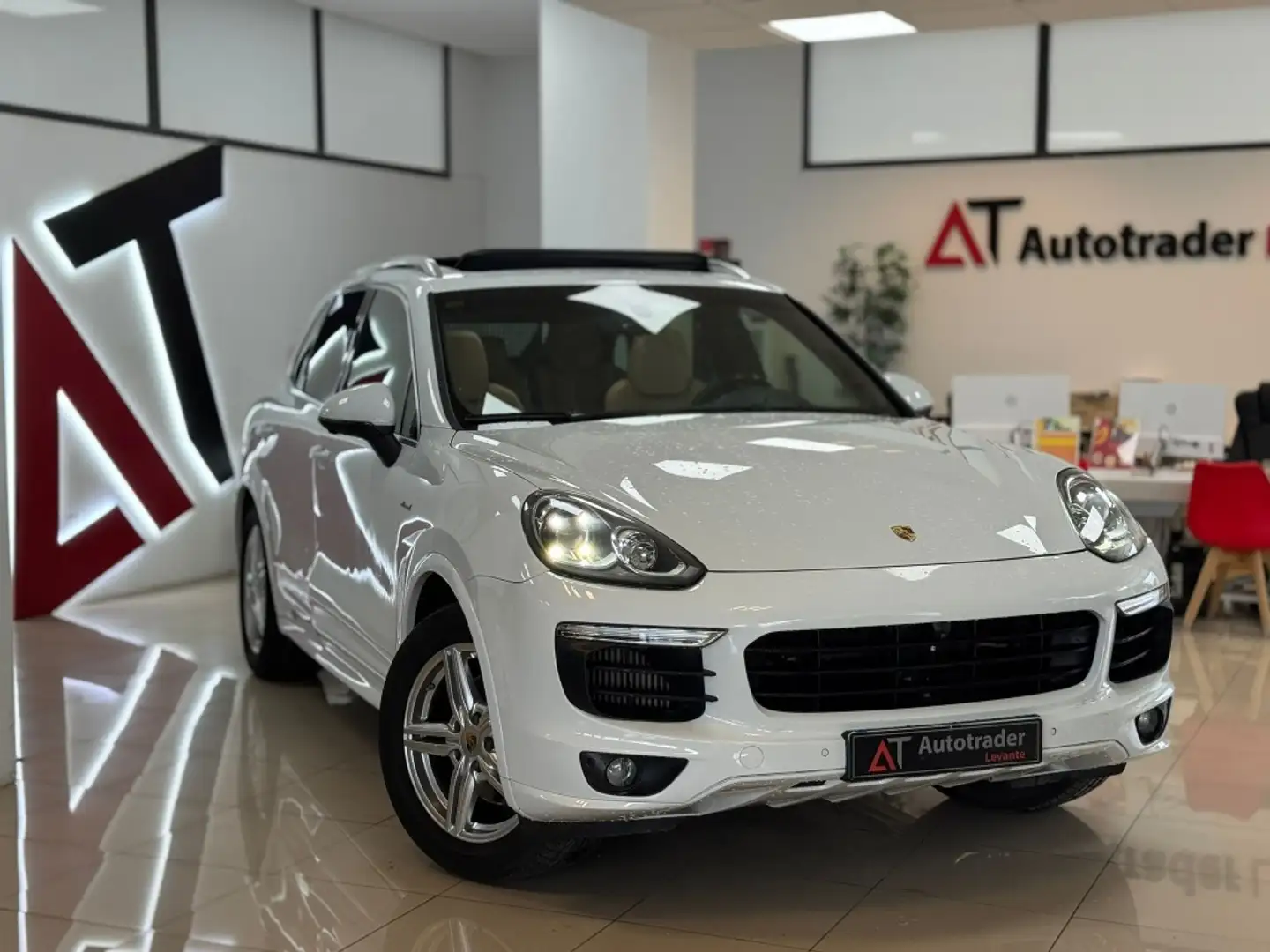 Porsche Cayenne Diesel Aut. Blanc - 1