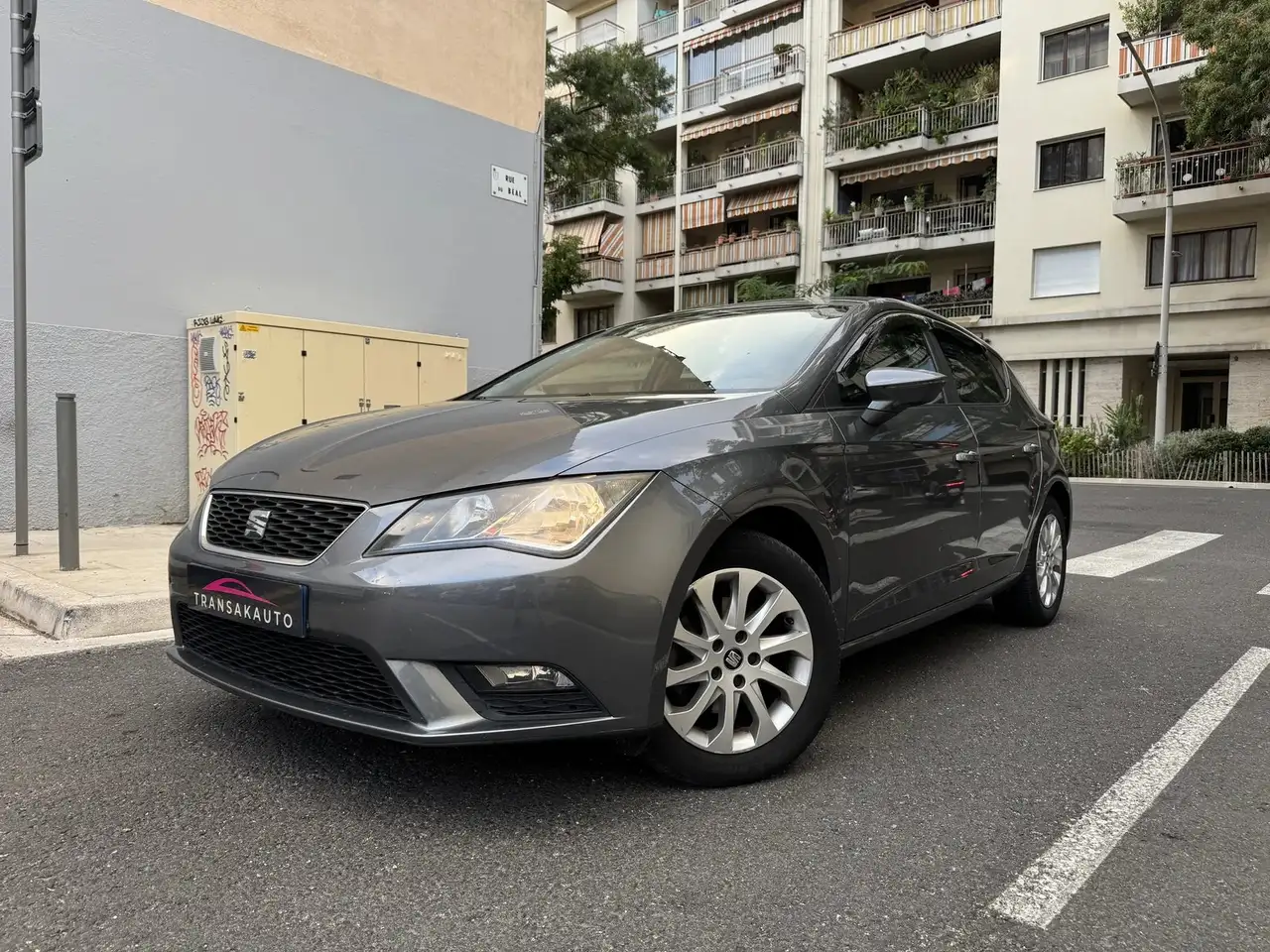 SEAT Leon Style 1.6 TDI 105cv Entretien a jour. — photo 1 of 40