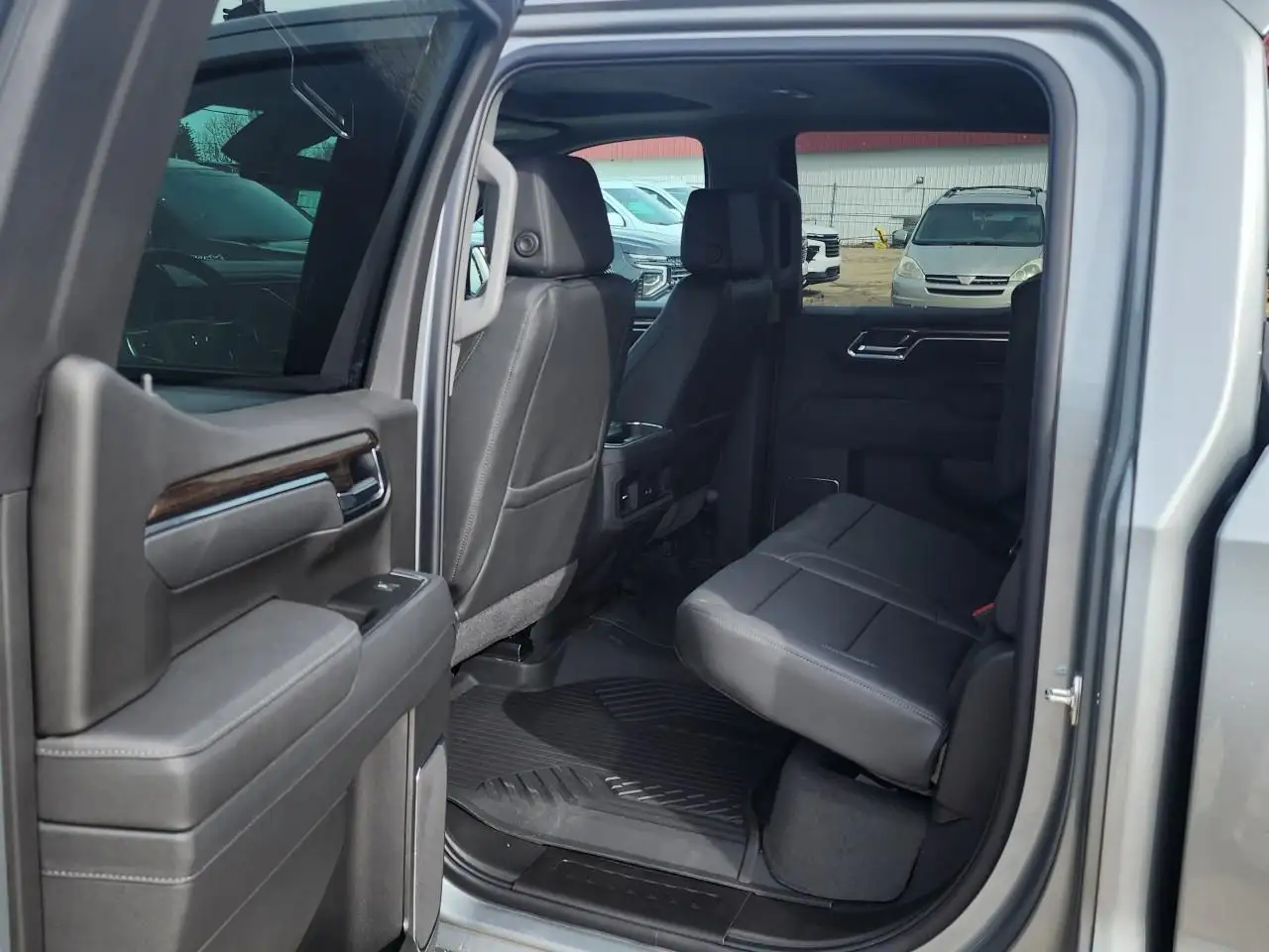 Chevrolet Silverado 1500 снимка Chevrolet Silverado 1500