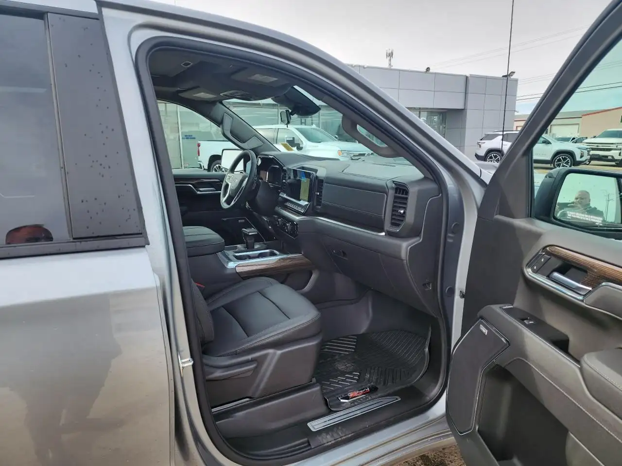 Chevrolet Silverado 1500 снимка Chevrolet Silverado 1500