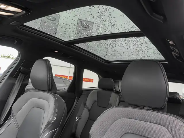 Volvo XC60 view 8