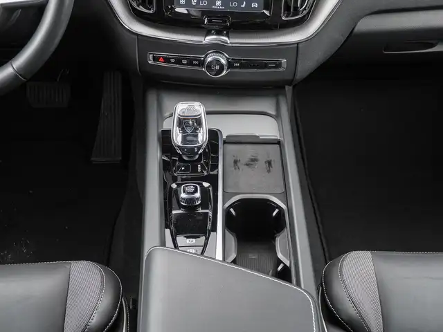 Volvo XC60 view 15