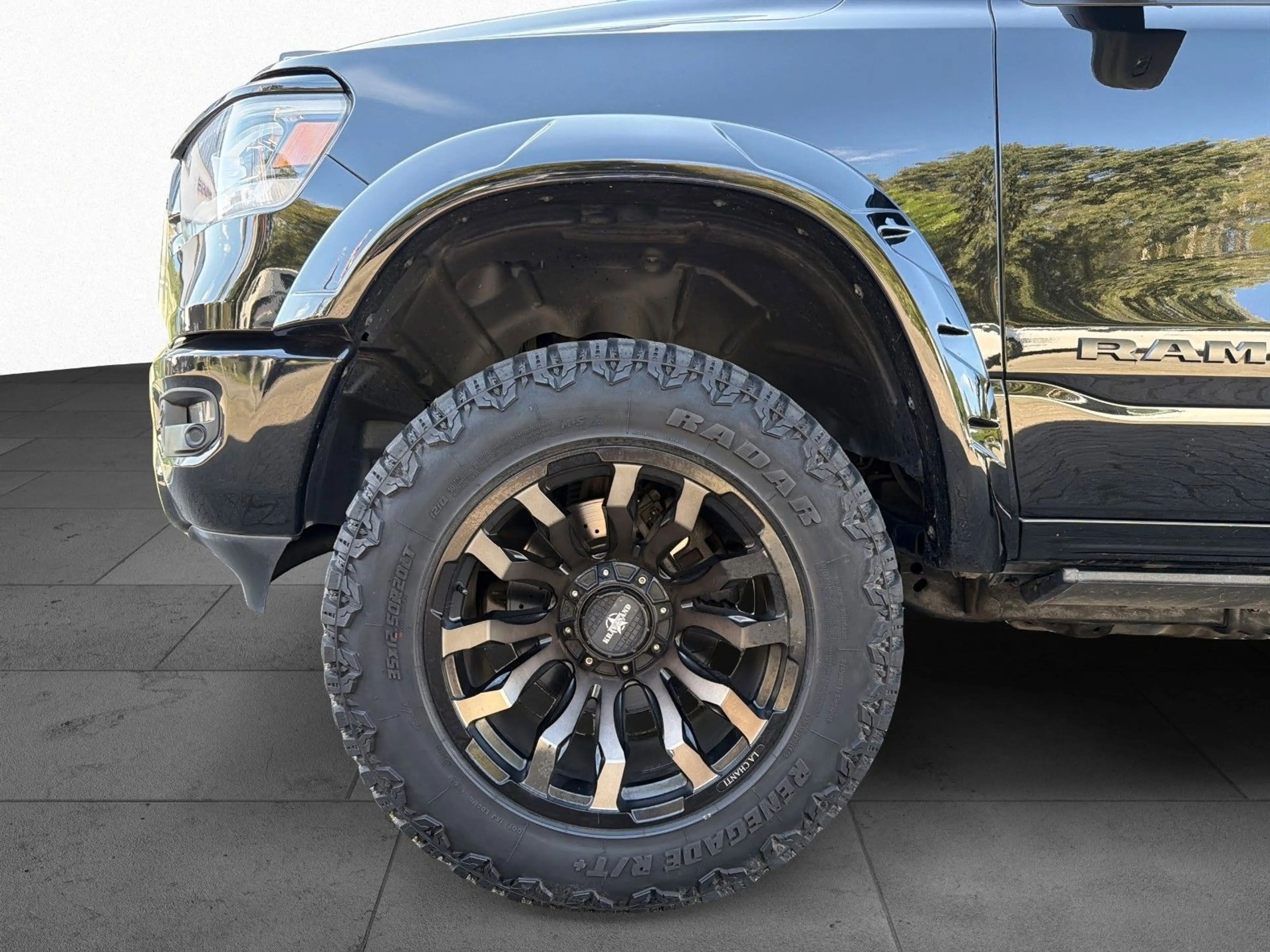 Dodge RAM 1500 LARAMIE NIGHT 5,7 HEMI CREW CAB NAP Ausp. — photo 7