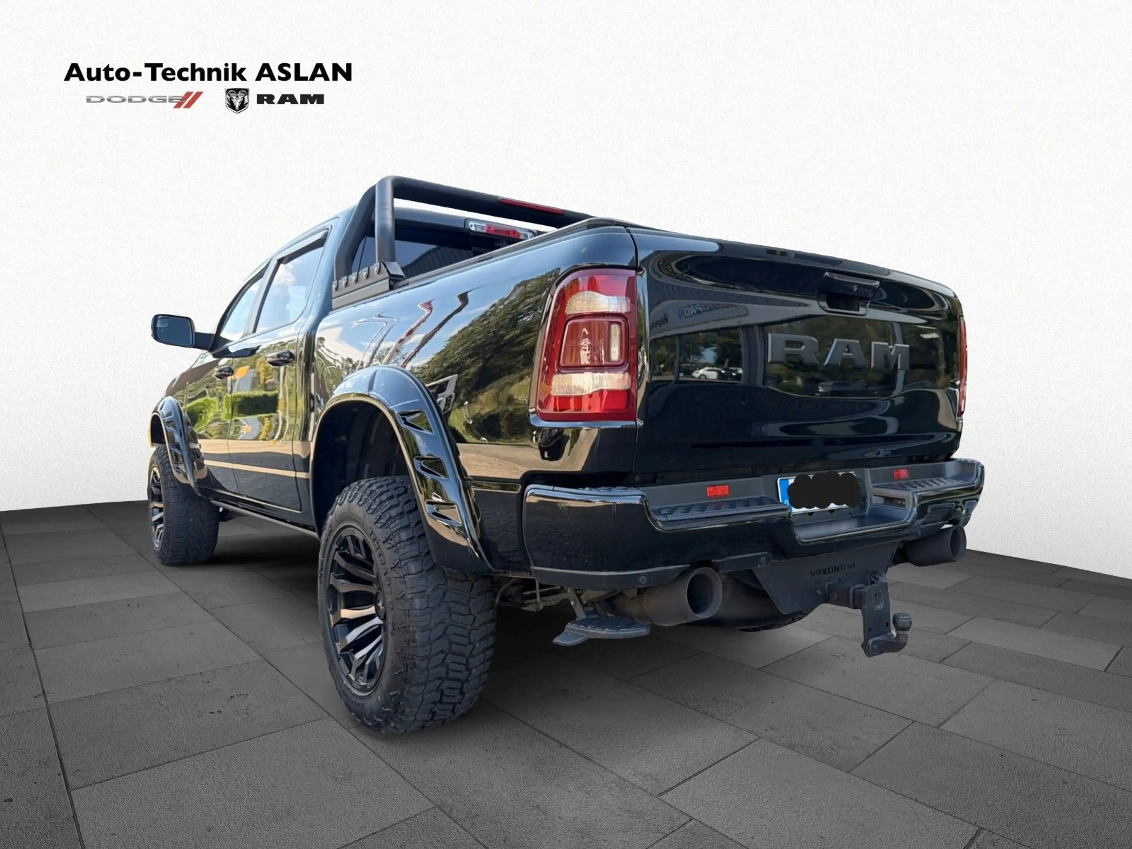 Dodge RAM 1500 LARAMIE NIGHT 5,7 HEMI CREW CAB NAP Ausp. — photo 4