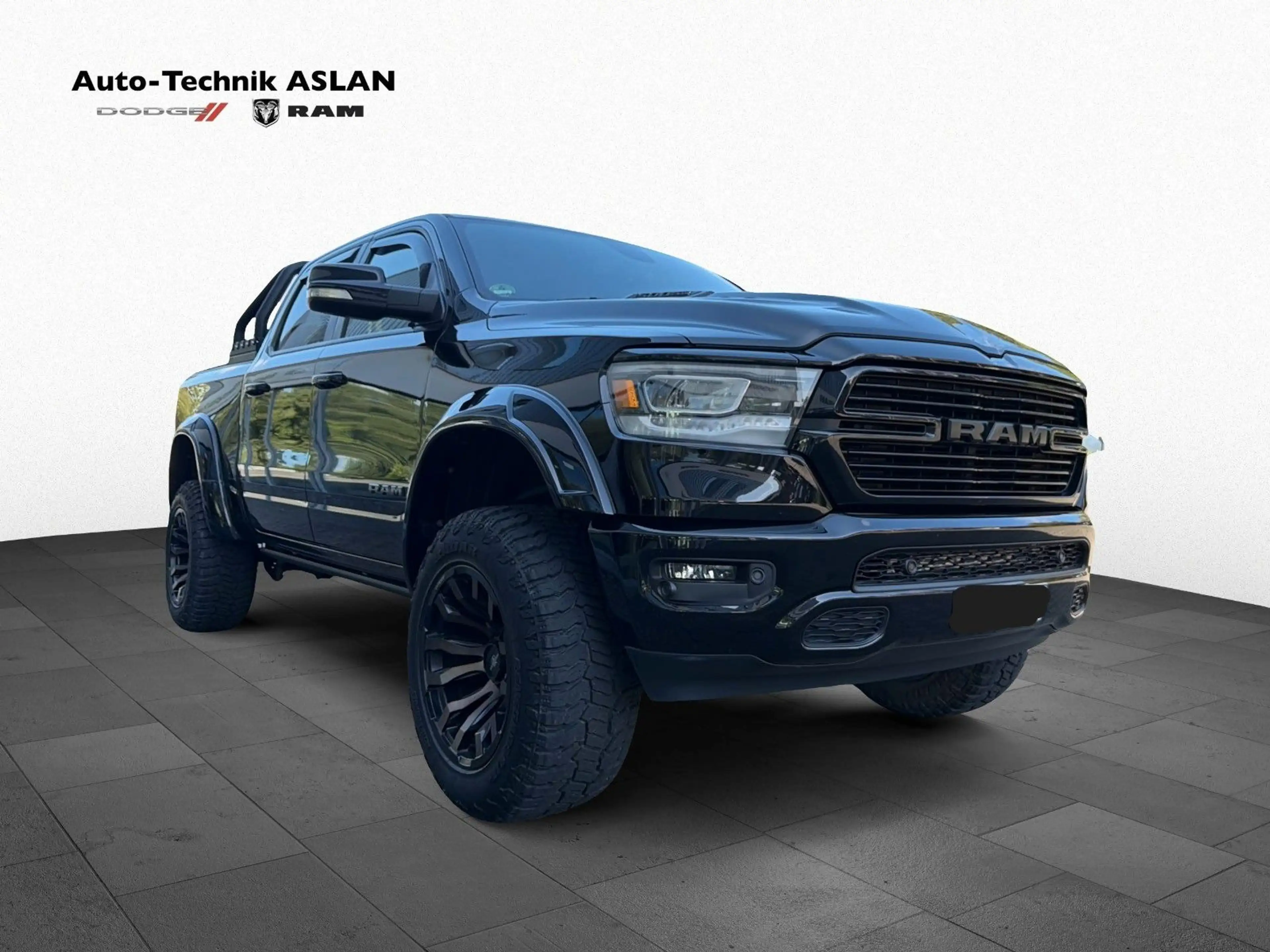 Dodge RAM 1500 LARAMIE NIGHT 5,7 HEMI CREW CAB NAP Ausp. — photo 2