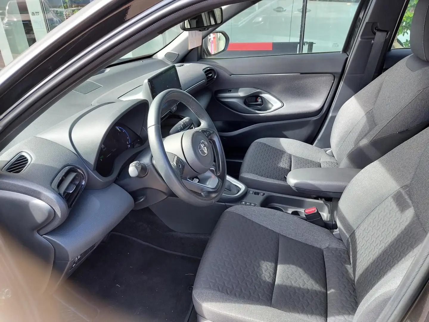 Toyota Yaris Cross 1.5 VVT-ie Hybrid 85kW Dynamic Plus CVT - 2
