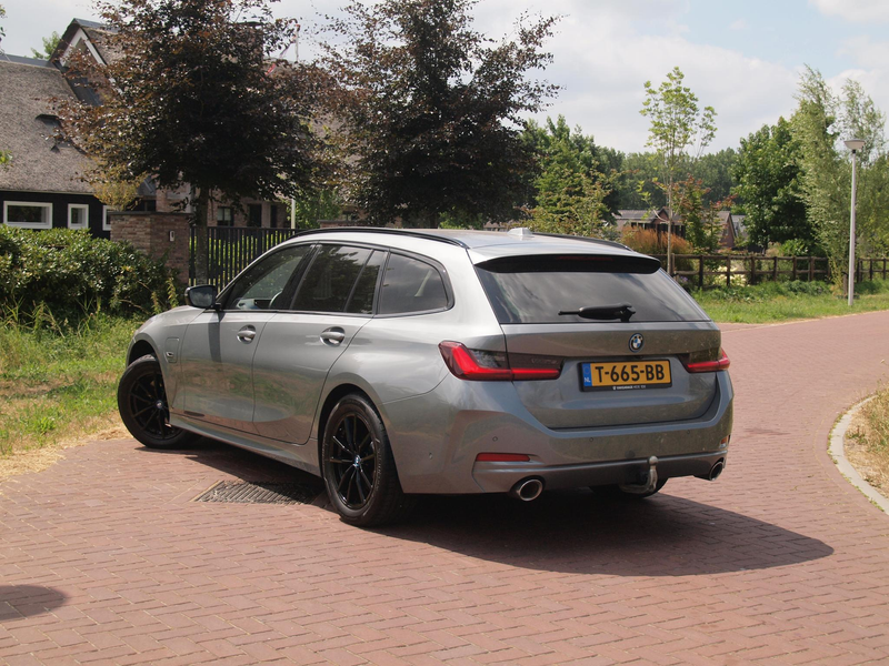BMW 320 3-serie Touring 320e | Camera | Trekhaak | Sfeerve — photo 2