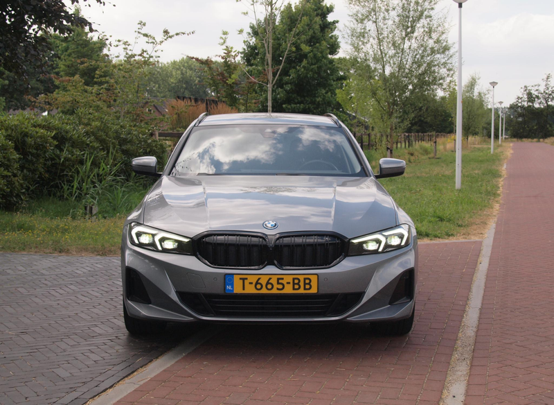BMW 320 3-serie Touring 320e | Camera | Trekhaak | Sfeerve — photo 5