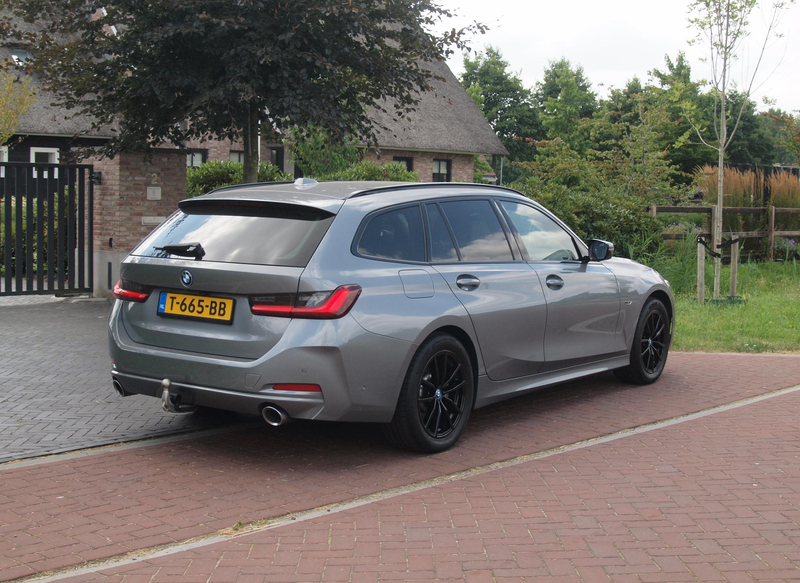 BMW 320 3-serie Touring 320e | Camera | Trekhaak | Sfeerve — photo 10