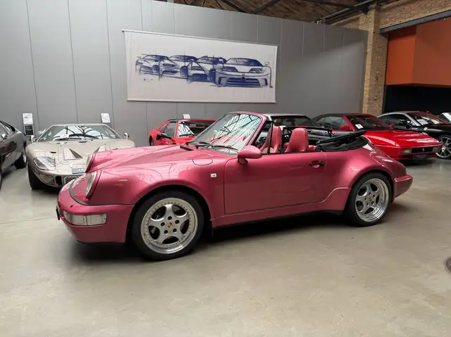 Porsche 911 view 7