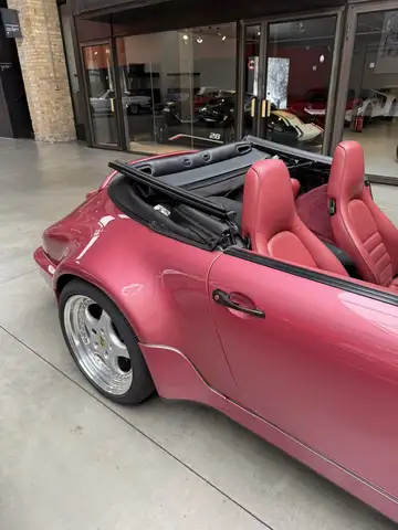 Porsche 911 view 4