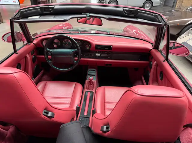 Porsche 911 view 12