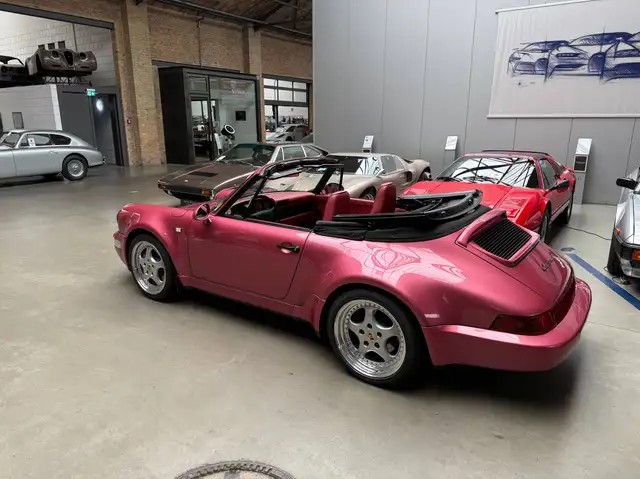 Porsche 911 view 10
