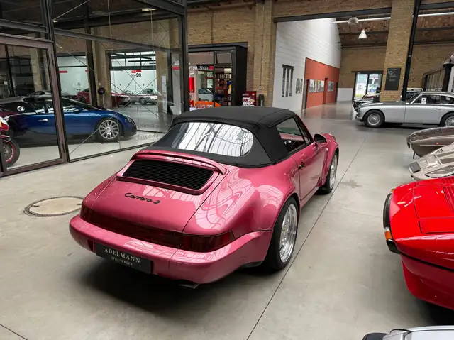 Porsche 911 view 6