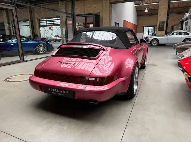 Porsche 911 view 5