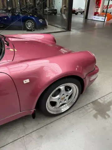 Porsche 911 view 8