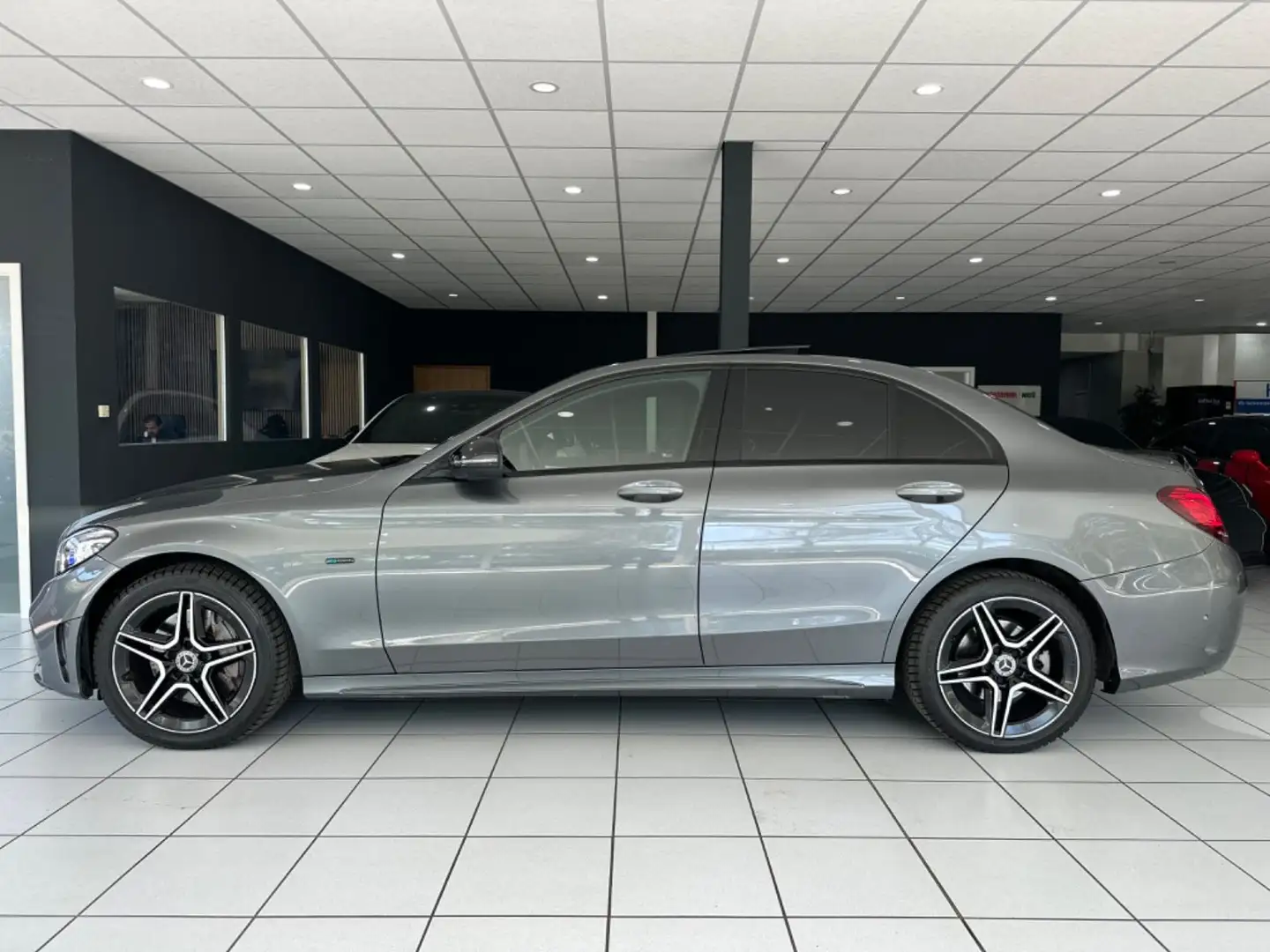 Mercedes-Benz C 300 de Lim*AMG*PANO*360*MBEAM*KEYLESS*CARPLAY* Grau - 2
