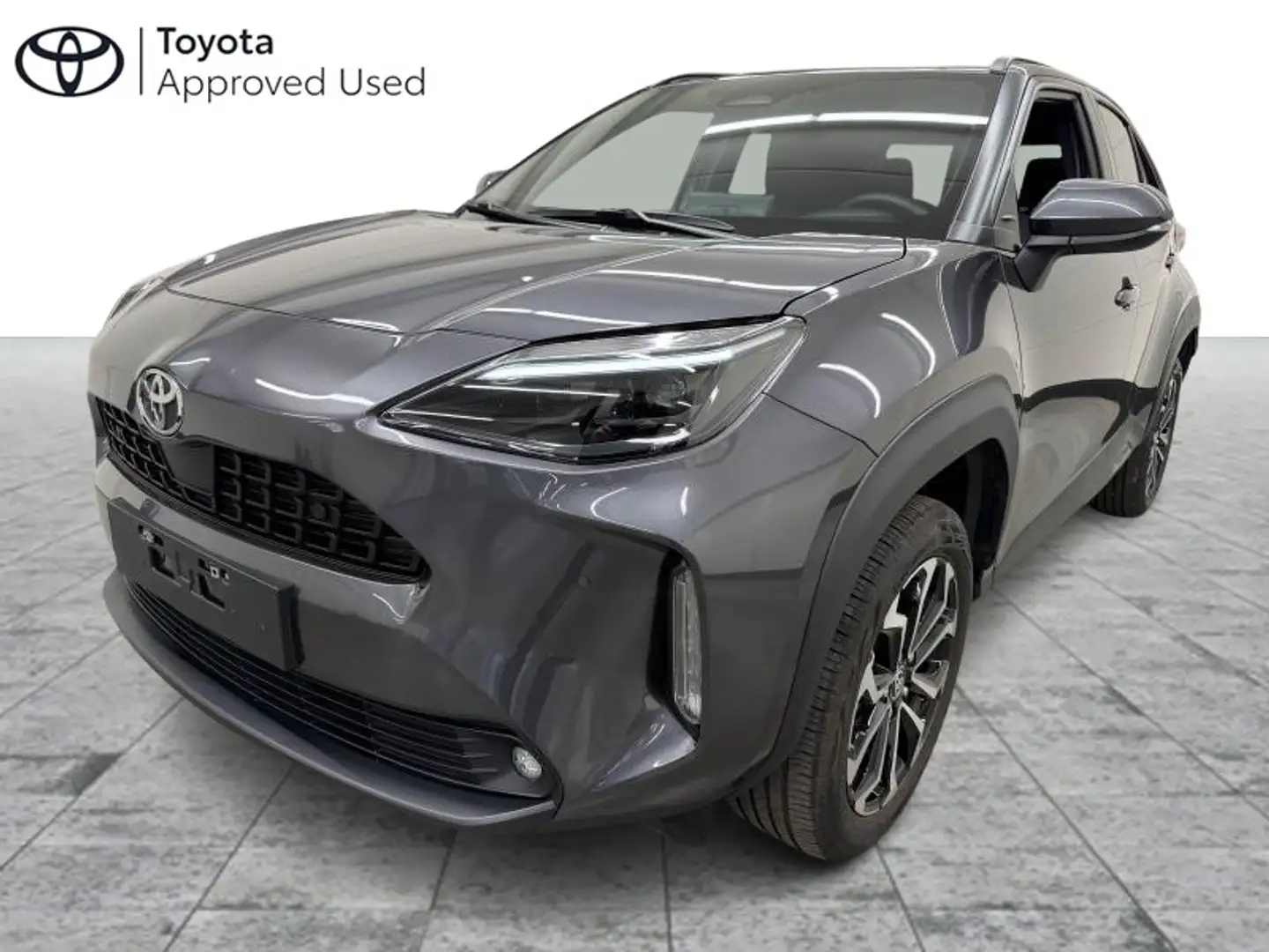 Toyota Yaris Cross Dynamic Plus + Winter Pack Grau - 1