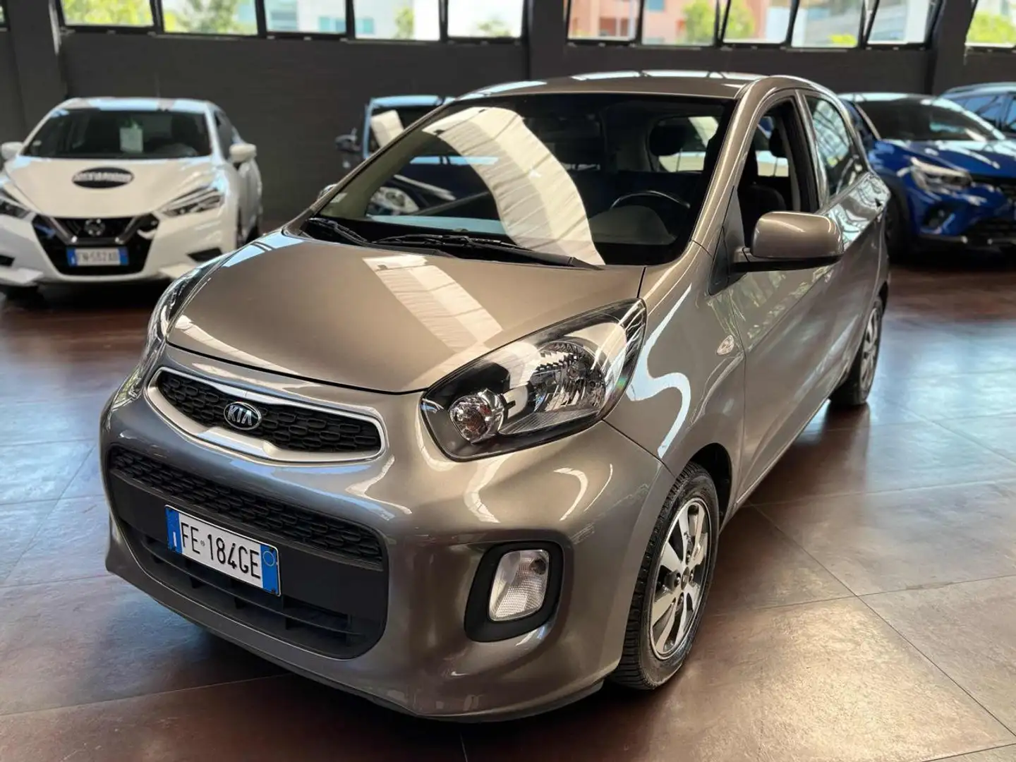 Kia Picanto 1.0 12V 5 porte Glam Collection Grijs - 2