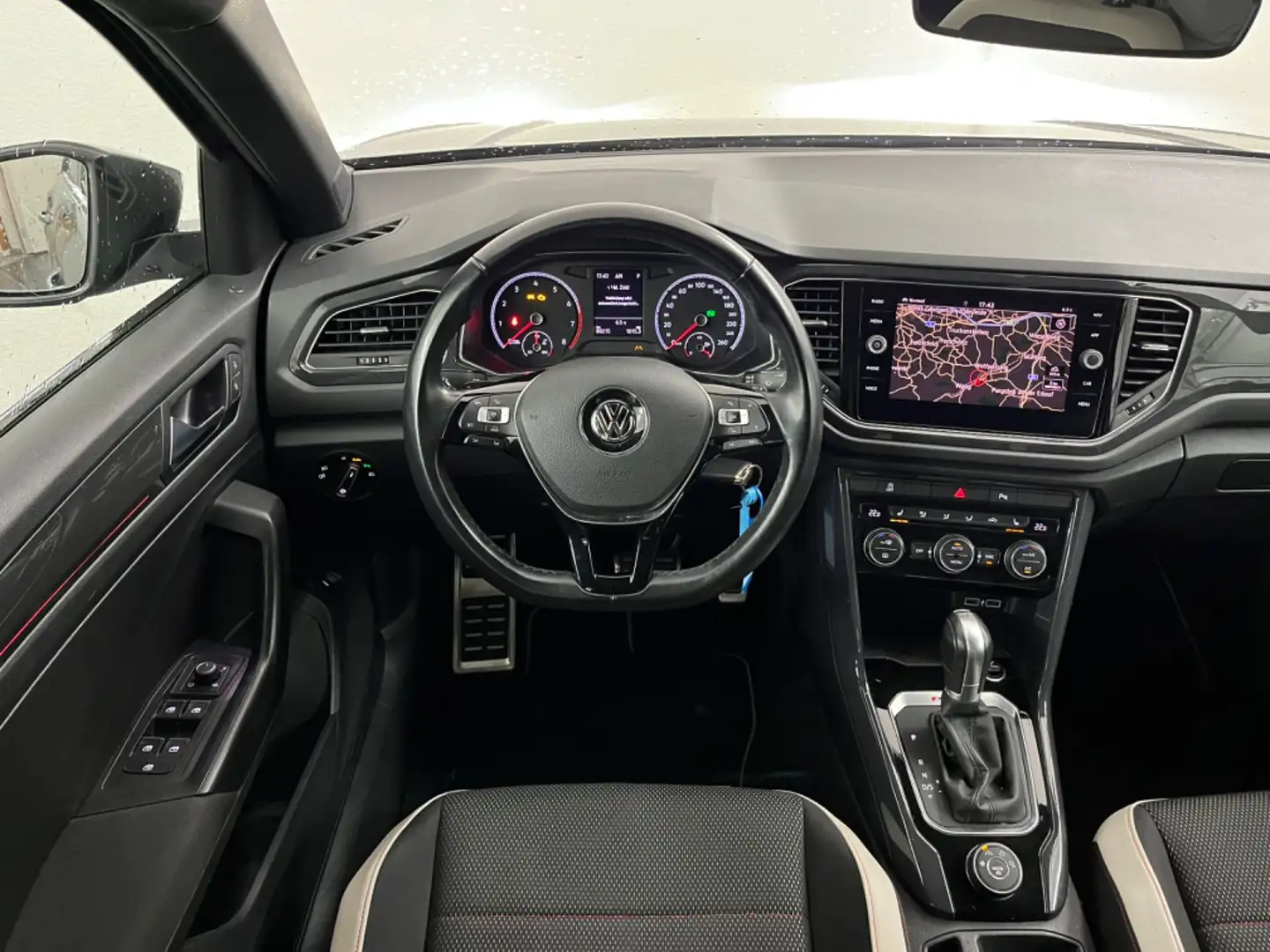 Volkswagen T-Roc T-Roc 2.0 TSI Sport Aut. ***Allrad | LED | Navi* Gris - 2