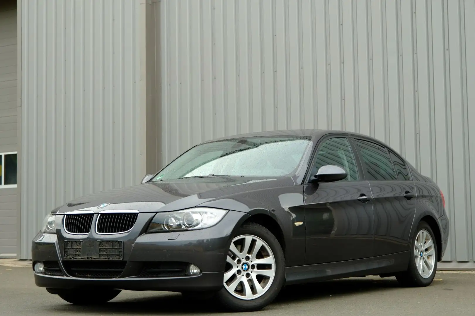 BMW 320 3 Lim. 320d/Aut. /Xenon/Keyless/AHK Grau - 1