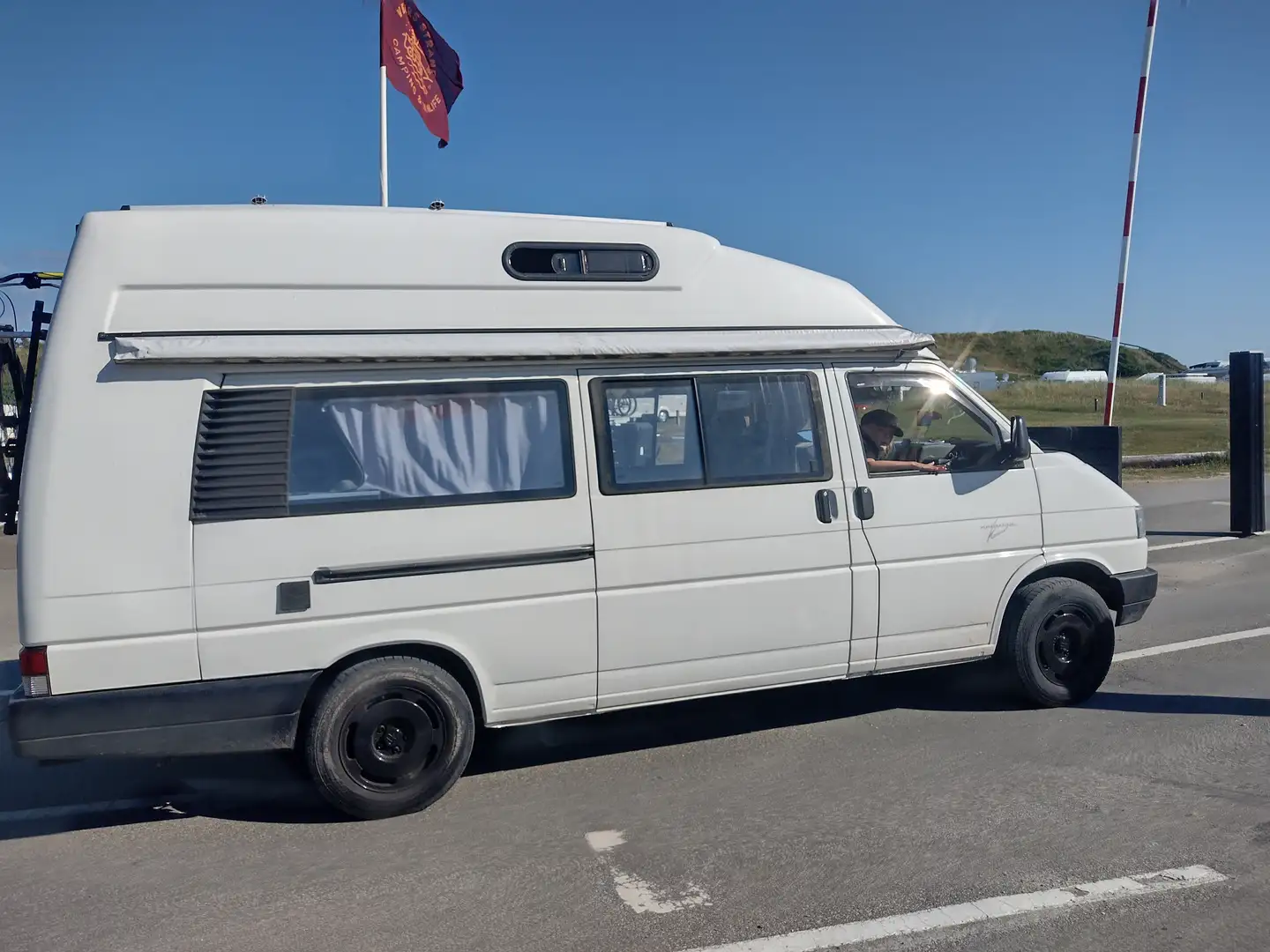 Volkswagen Bus Karmann Karuso Blanco - 2