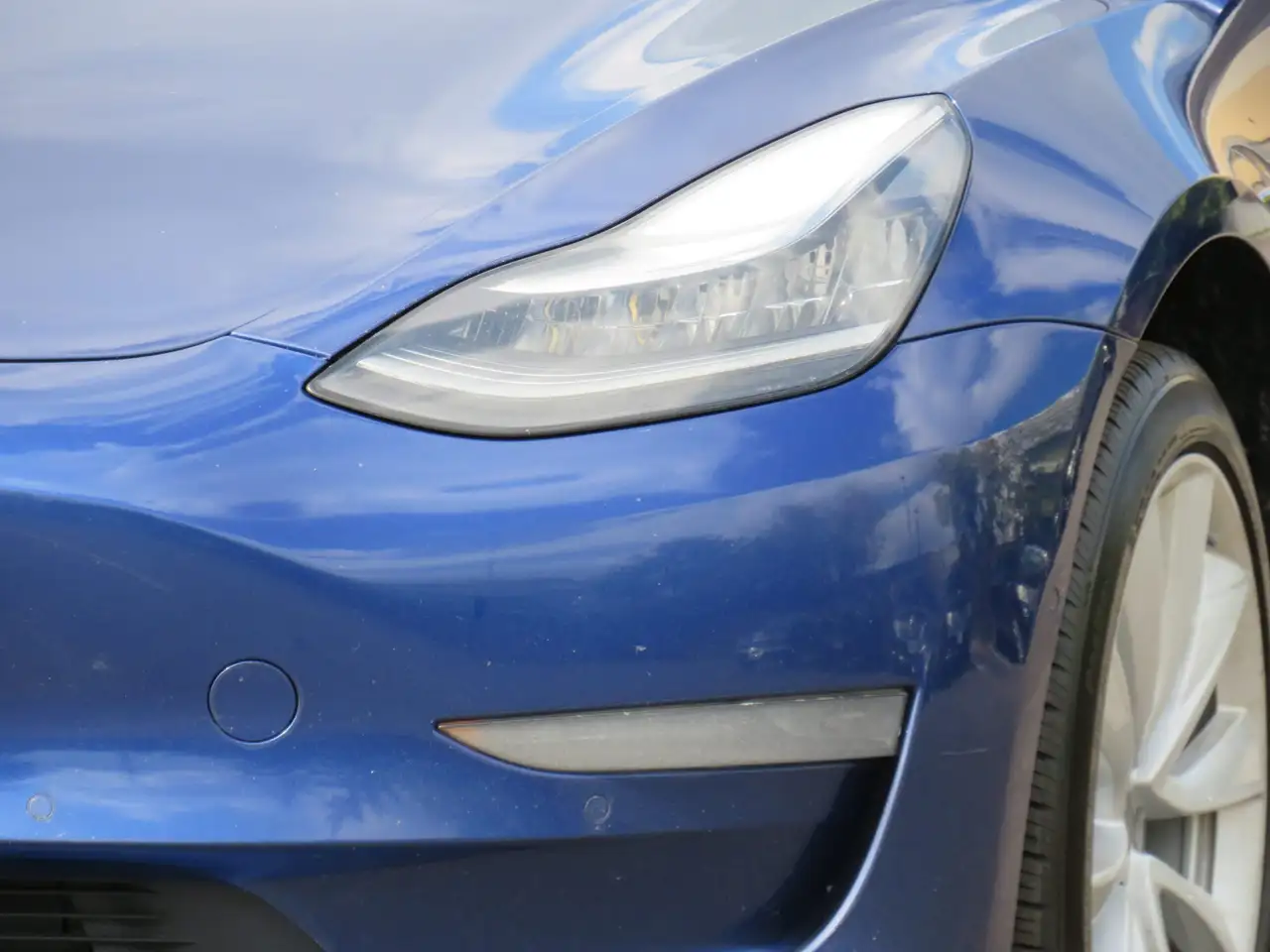 Tesla Model 3 photo Tesla Model 3