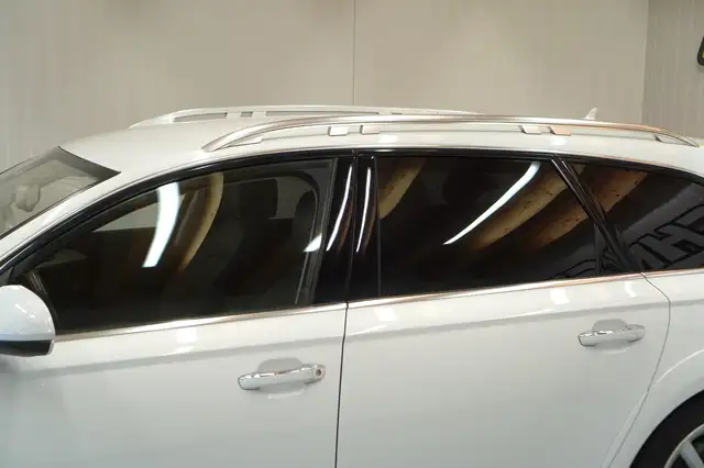 Audi A6 view 12