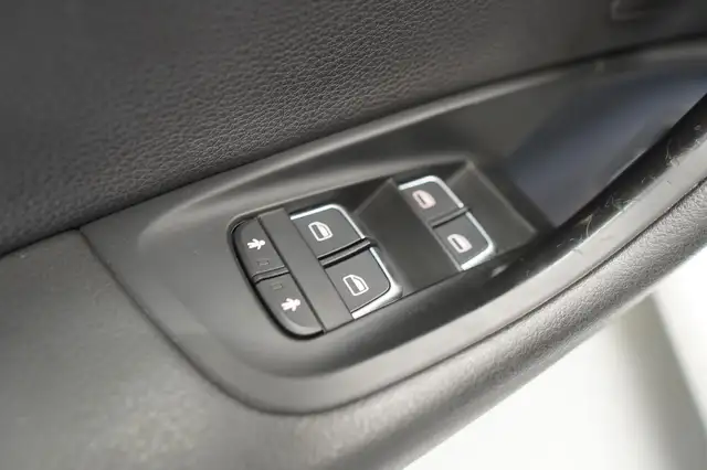 Audi A6 view 14