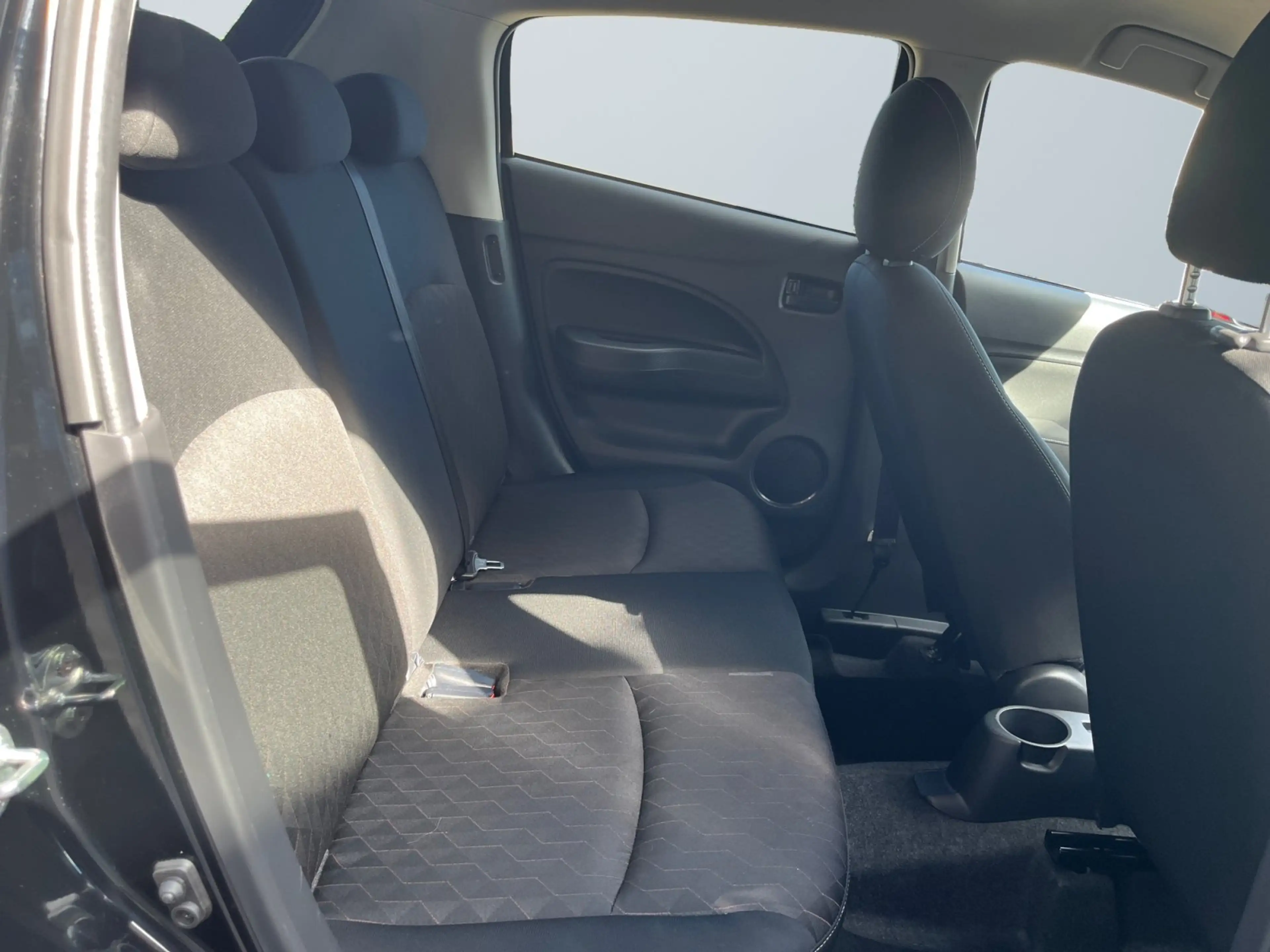 Mitsubishi Space Star Select+ 1.2 Rückfahrkamera — photo 11