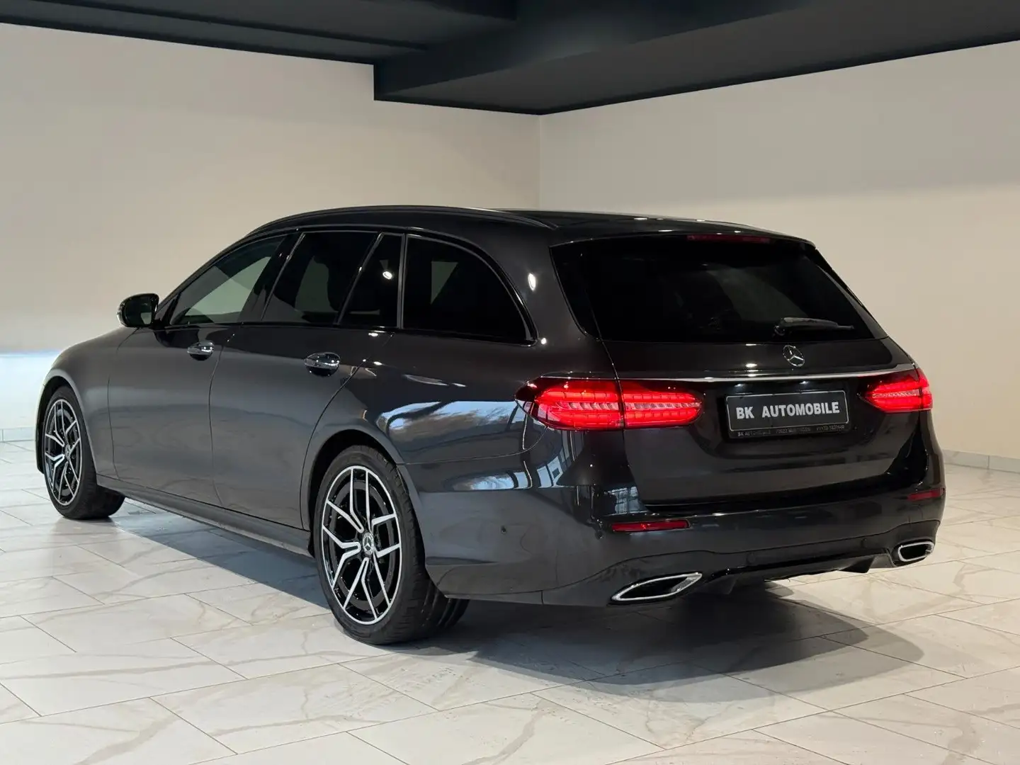 Mercedes-Benz E 200 T AMG|Night-Paket|Burmester|Pano|Head-Up Grau - 2