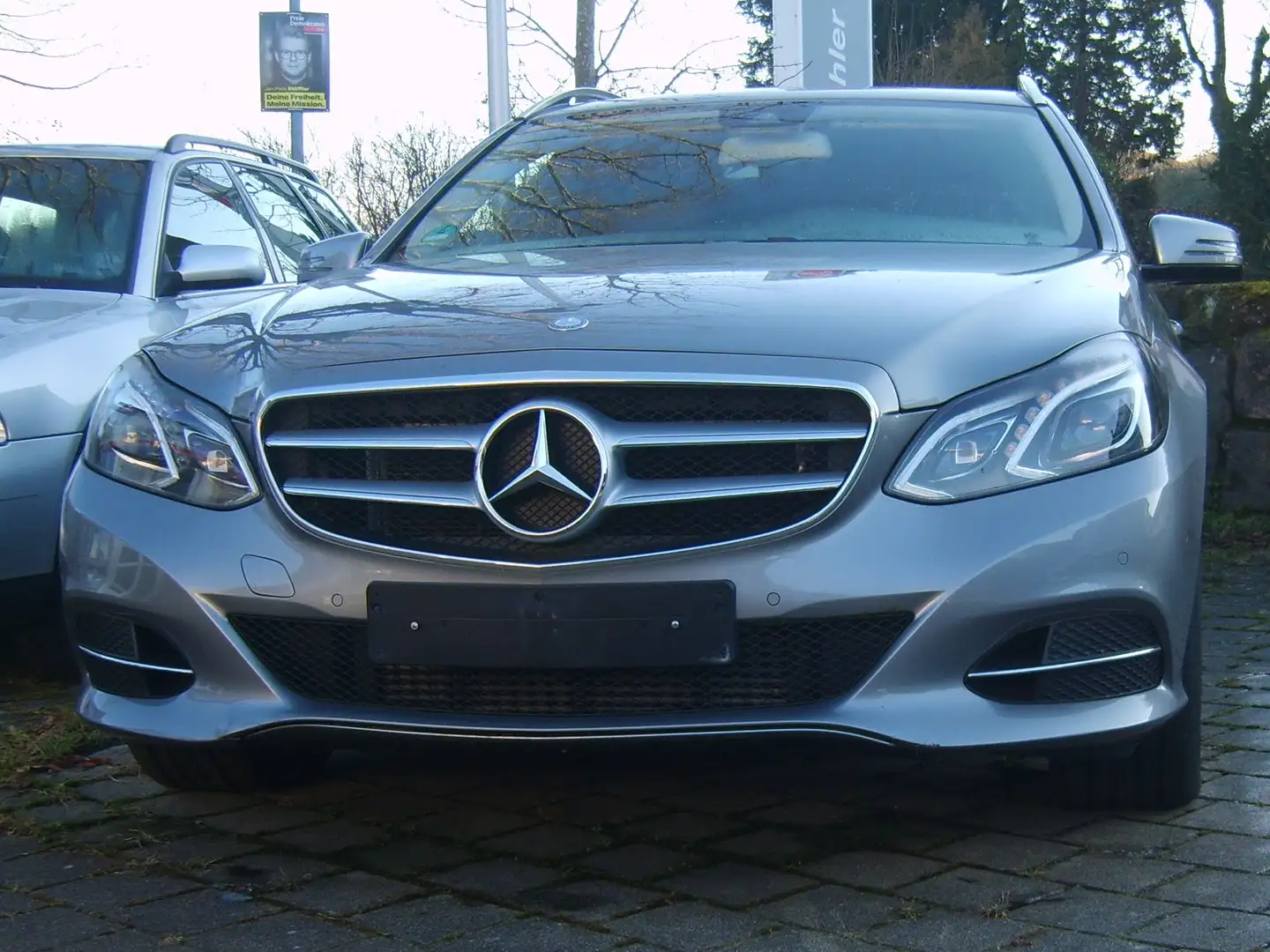 Mercedes-Benz E 220 E 220 T CDI 7G-TRONIC Elegance Grau - 1