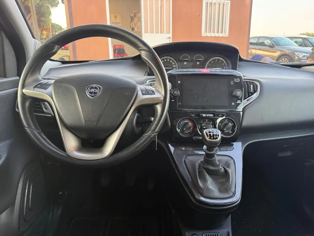 Lancia Ypsilon 2023 — фото 8