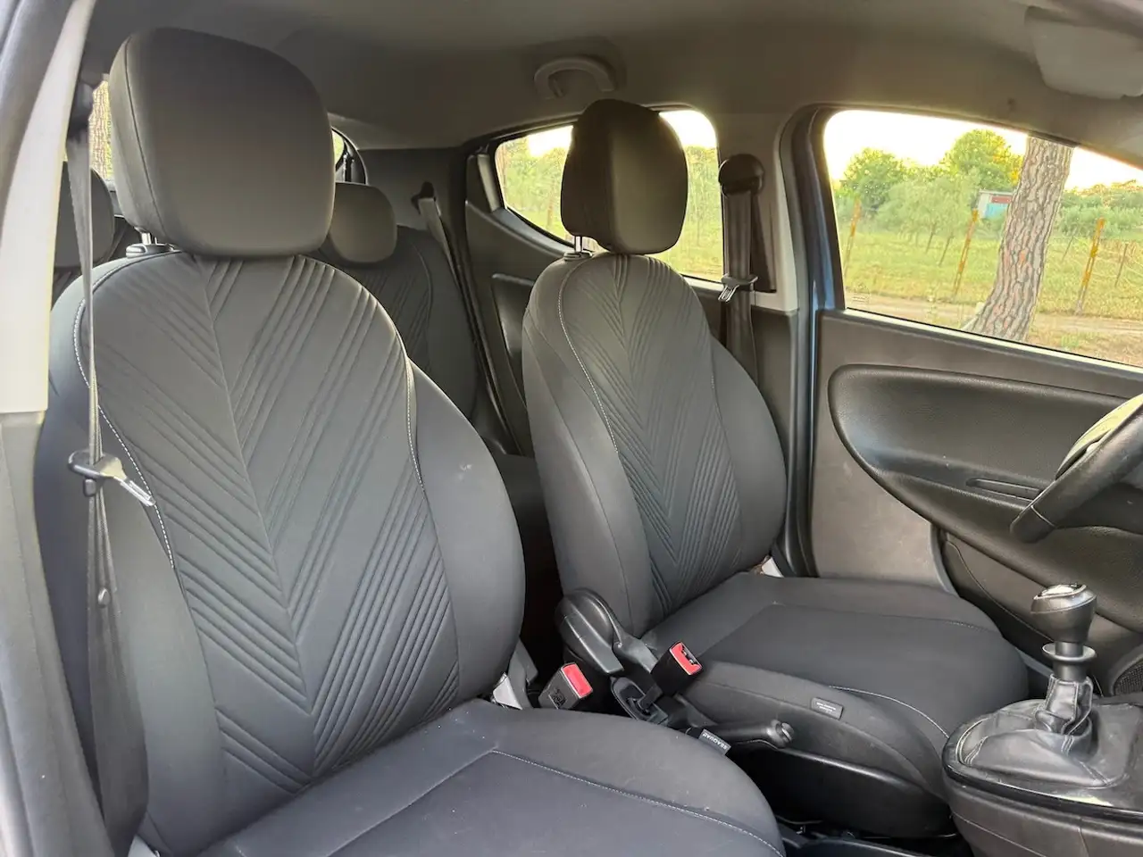 Lancia Ypsilon 2023 — фото 13