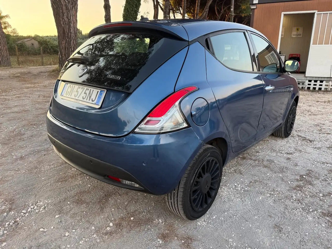Lancia Ypsilon 2023 — фото 11
