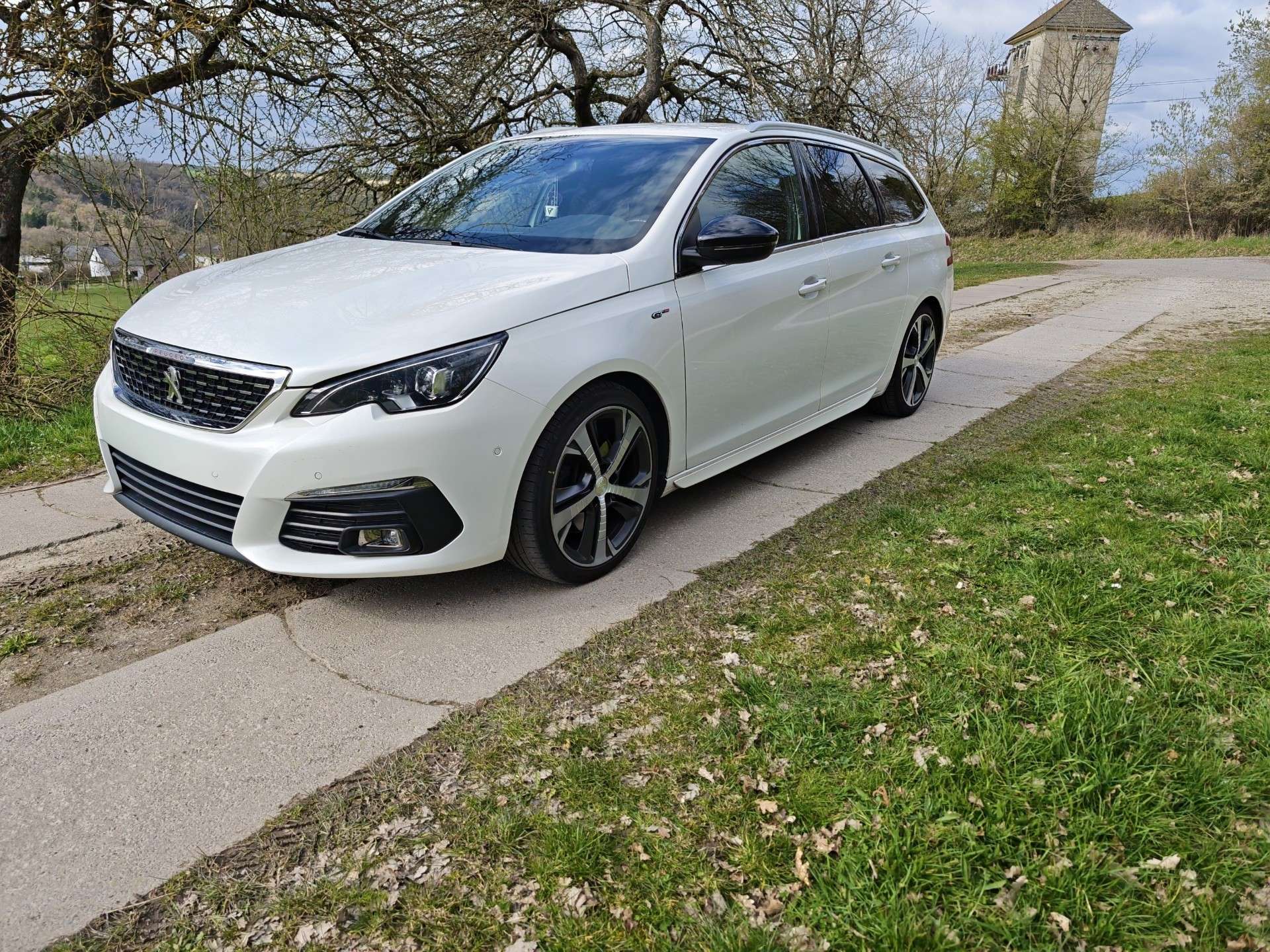 Second hand Peugeot 308 2.0