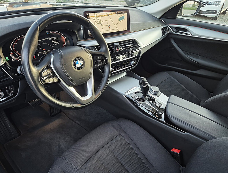 BMW 520 d  Touring Aut. — photo 12