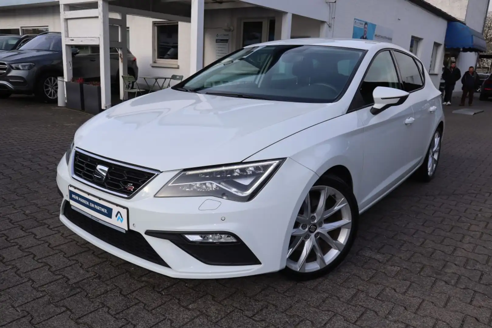 SEAT Leon Leon 2.0 TSI DSG OPF FR|NAVI|R-CAM|SHZG| - 1