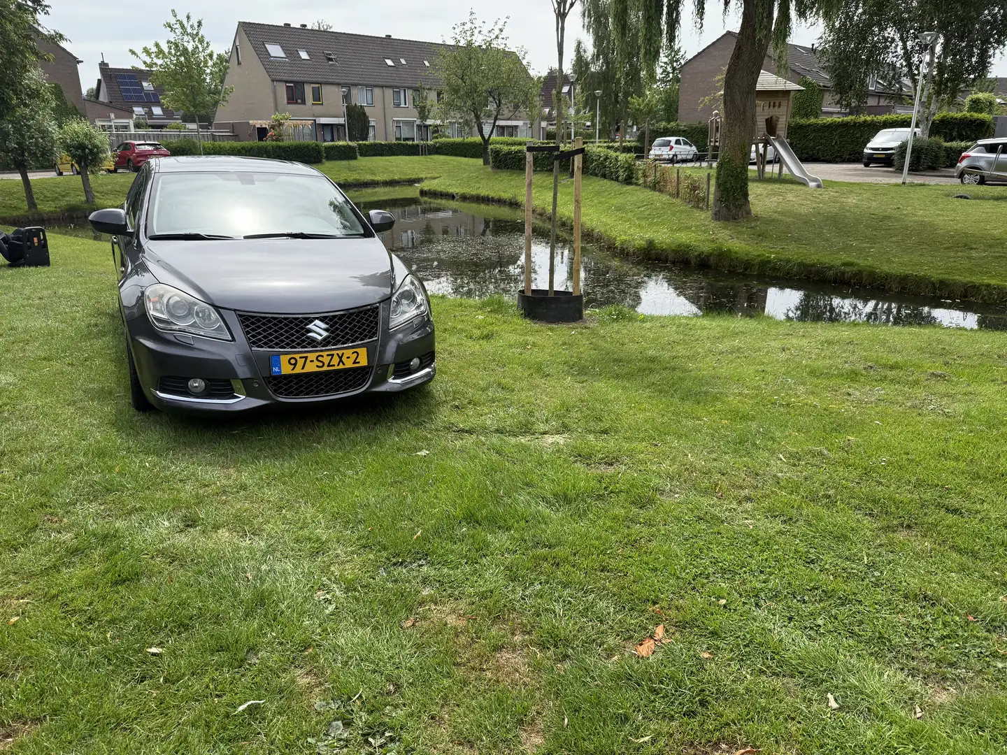 Suzuki Kizashi 2.4 Sport Gris - 1