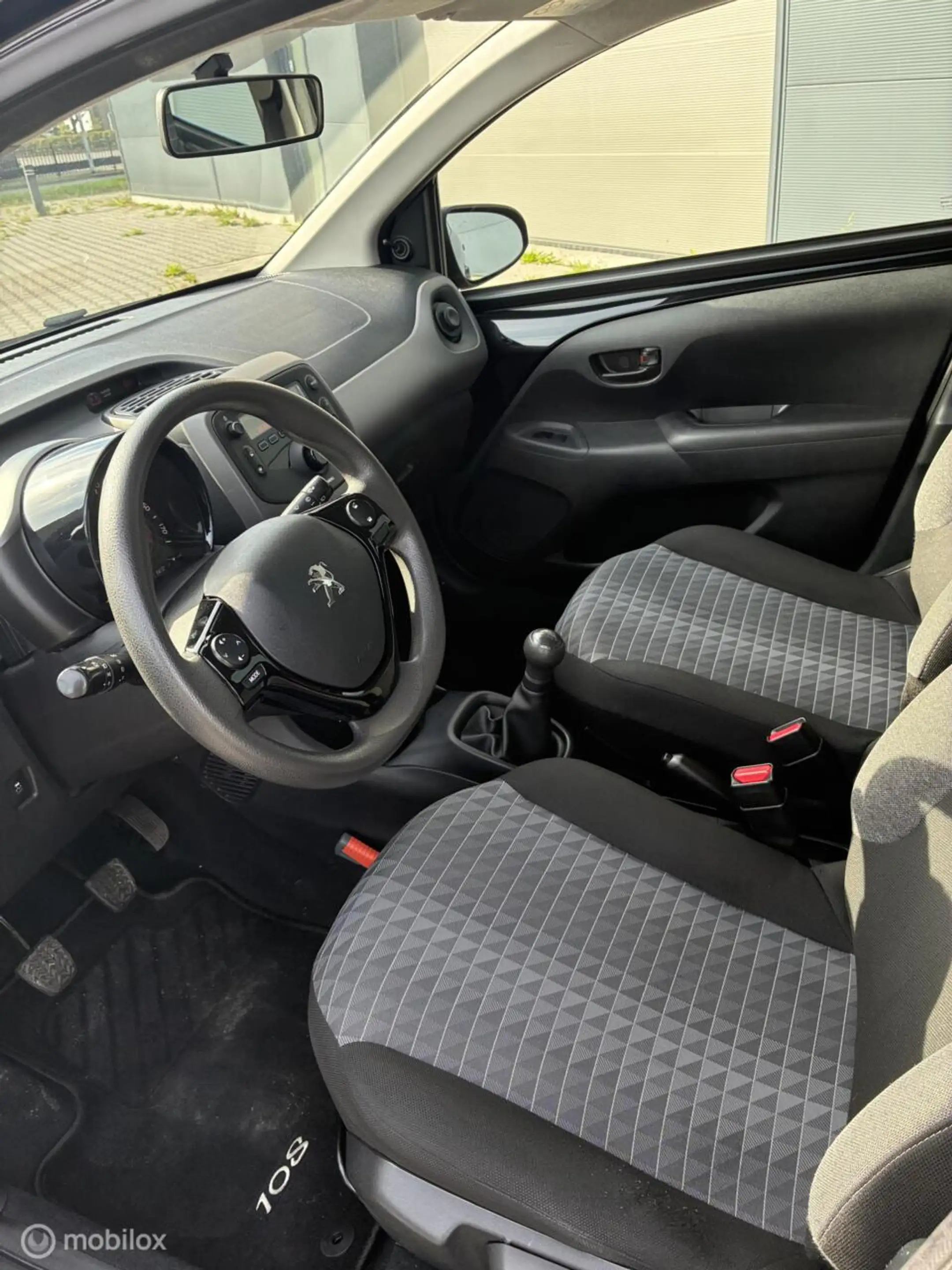 Peugeot 108 1.0 e-VTi Active | 5-deurs | 09/2021| Zwart | Airc — photo 16