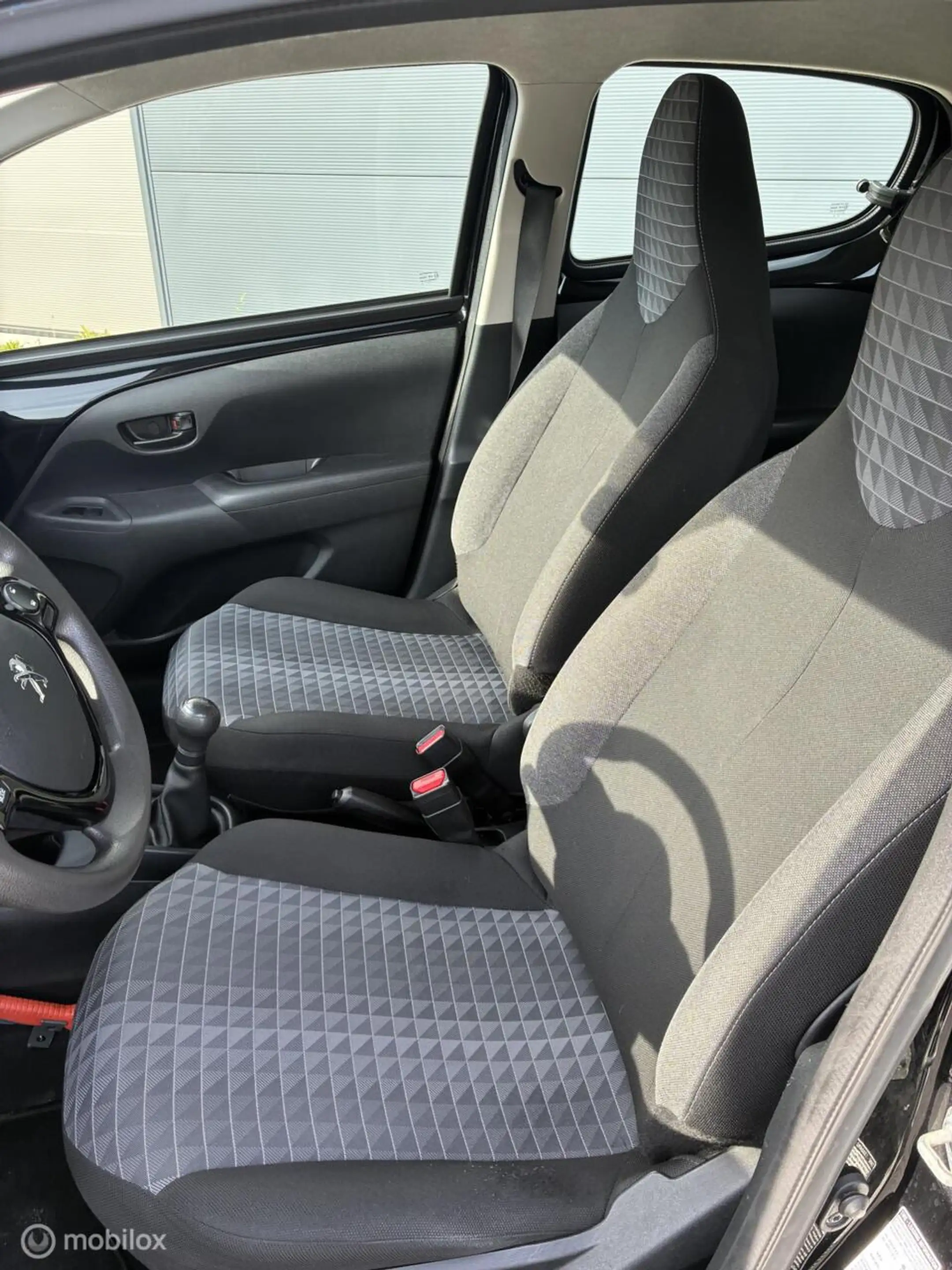 Peugeot 108 1.0 e-VTi Active | 5-deurs | 09/2021| Zwart | Airc — photo 19