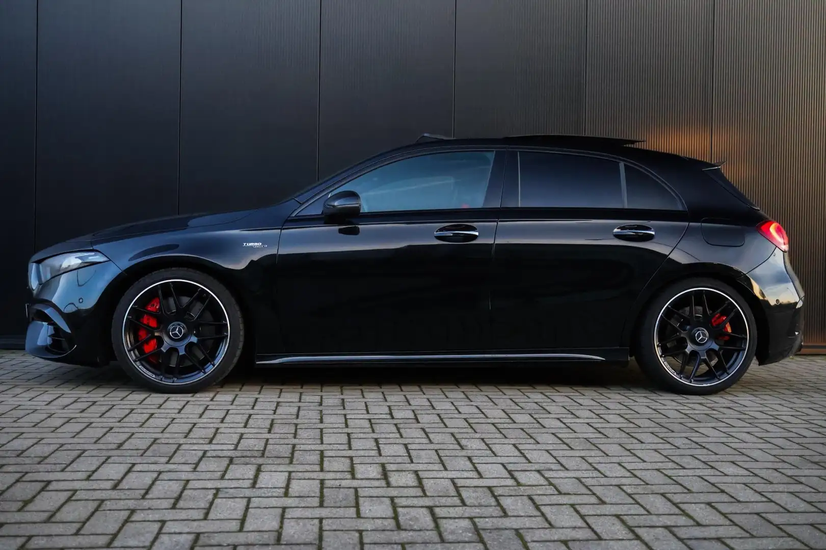 Mercedes-Benz A 45 AMG S 4MATIC+ Premium Plus, Schaalstoelen, Headup, Pan Noir - 2